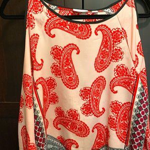 Express Top with peekaboo sleeves